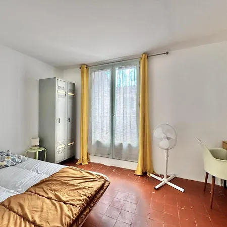 River View, Charming Furnished 2-bedroom Апартаменты